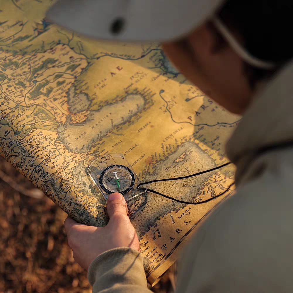1 stuk nieuw mini-kompas van a - Compass Keychain Mini recensie en prijs